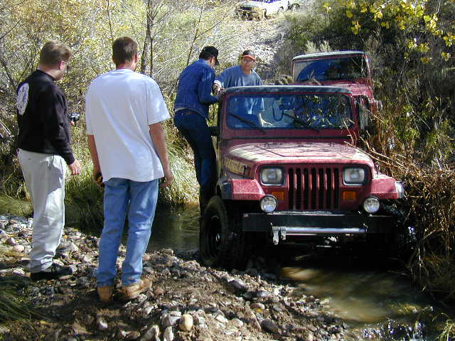 jeff012-stuckeveryonehelping