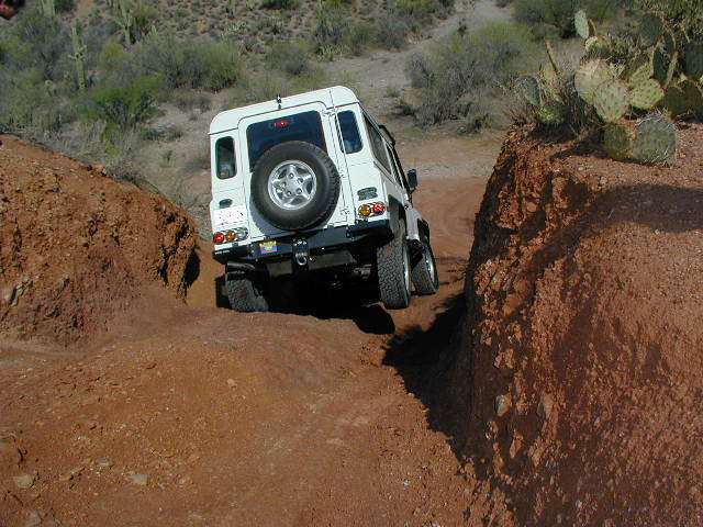 06-LEO_MARTINEZ-D90-hilldecent03-wheelinair