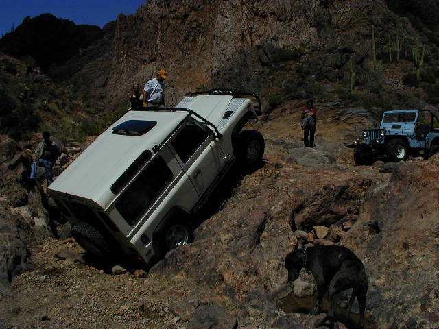 22-LEO_MARTINEZ-D90-verticalclimb-04-rear_passenger_corner