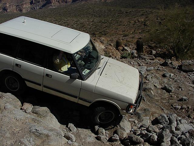 31-RANGE_ROVER-010-decending_off_rocks
