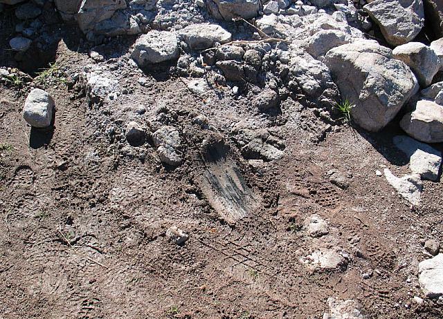 The Freelander left a little rubber on the trail while spinning its tires.