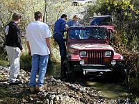 jeff012-stuckeveryonehelping