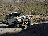 14-RANGE_ROVER-005-climbing_rock